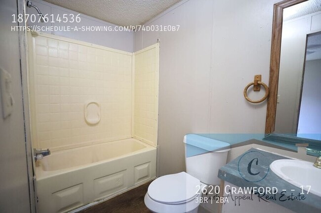 Building Photo - 2620 Crawford Dr