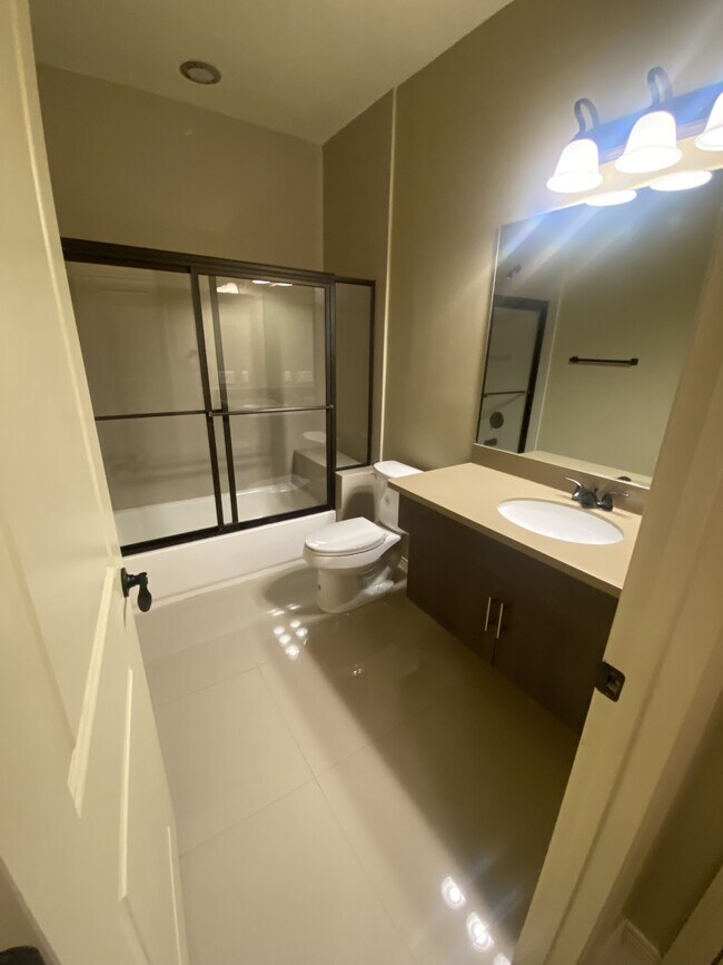 Building Photo - 1206 Upas Dr