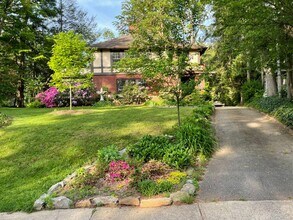 Building Photo - 224 Pearson Dr