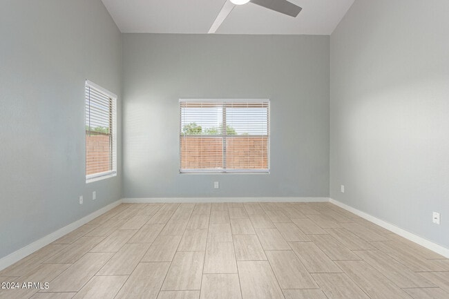 Building Photo - 1046 S Sierra St