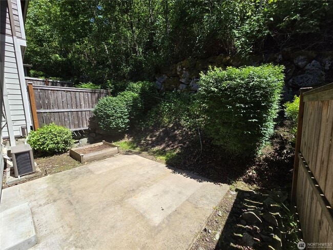 Building Photo - 3Bd/2.5Ba Newcastle Townhouse