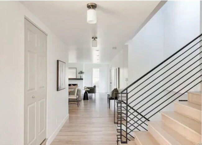 Building Photo - 21 Birdie Ln