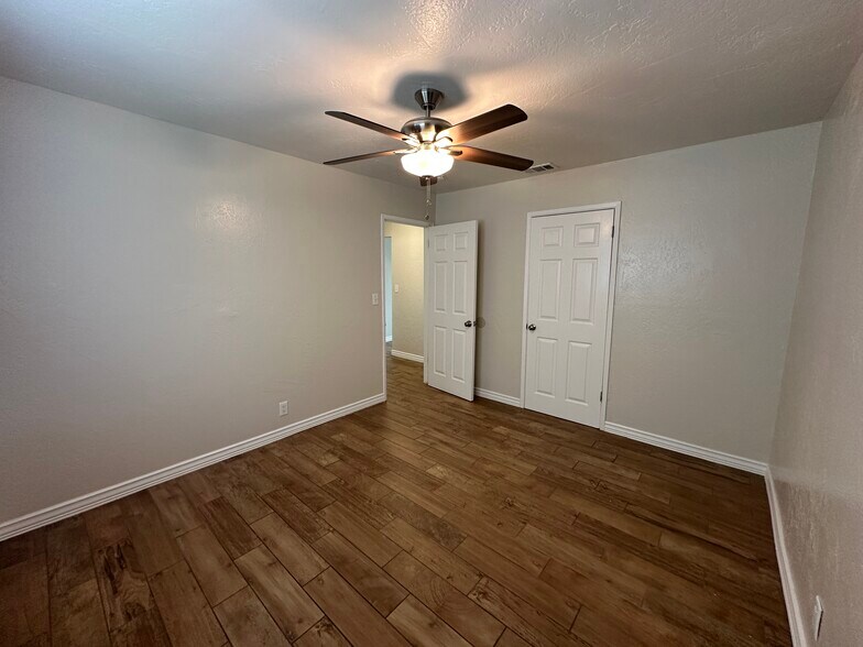 Building Photo - 539 S Gertrude Ave