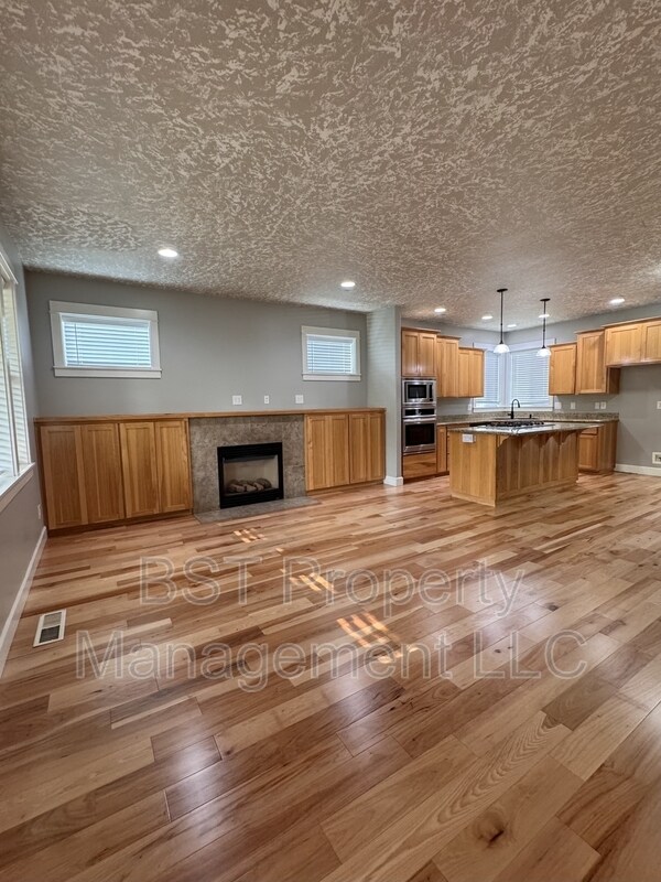 Building Photo - 1604 Webb Lake Dr