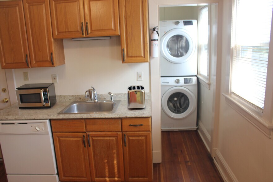 Building Photo - 79 2nd St