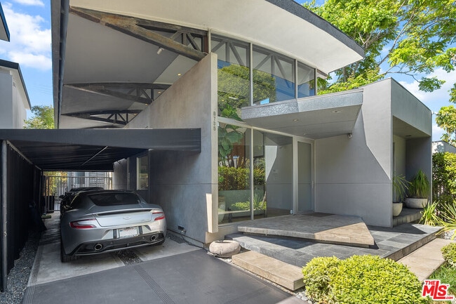 Building Photo - 8735 Dorrington Ave