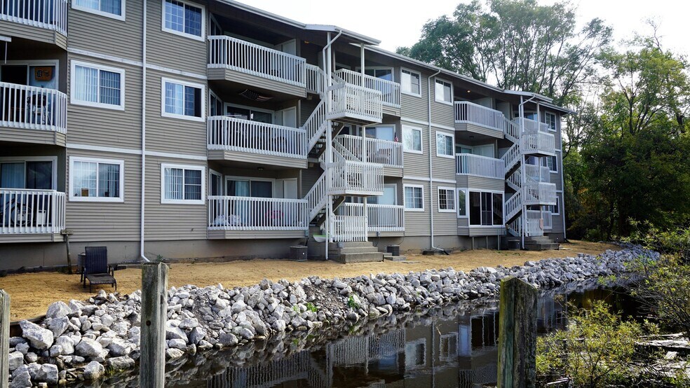 Hidden Cove Norton Shores, MI Apartment Finder