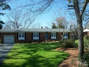 Building Photo - Close access to UNCW, Beach, Hwy 40, walk ...