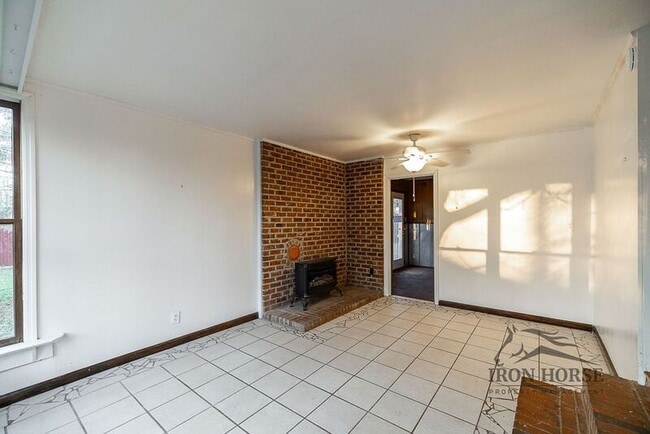 Building Photo - 1593 Archer Grove School Rd