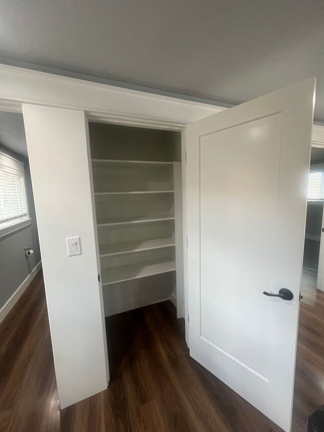 Building Photo - 695 Passover Rd