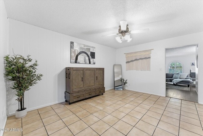 Building Photo - 516 N Hobson Plaza