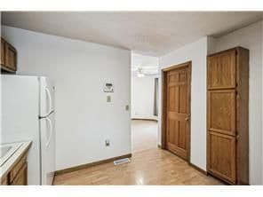 Building Photo - 1402 Thomas Ave W