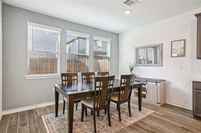 Building Photo - 2903 Bronx Dr