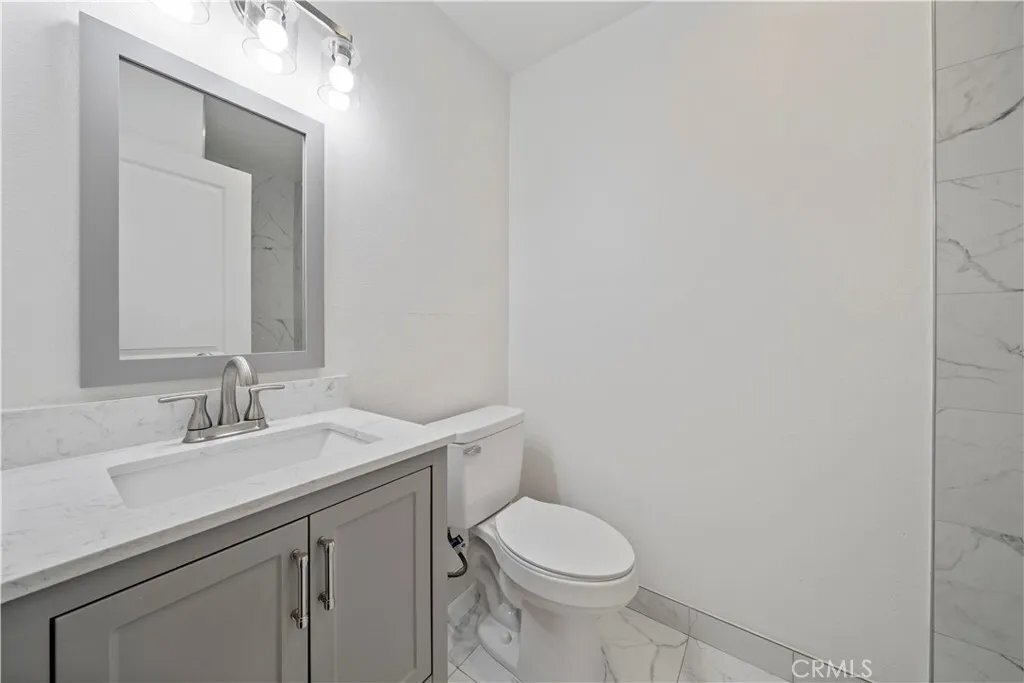 Building Photo - 12411 Osborne St