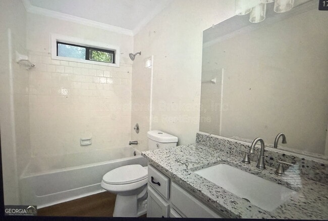 Building Photo - 401 Vardon Way