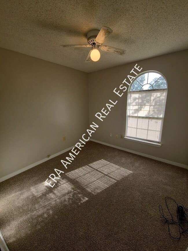 Building Photo - 117 Oak Terrace Dr