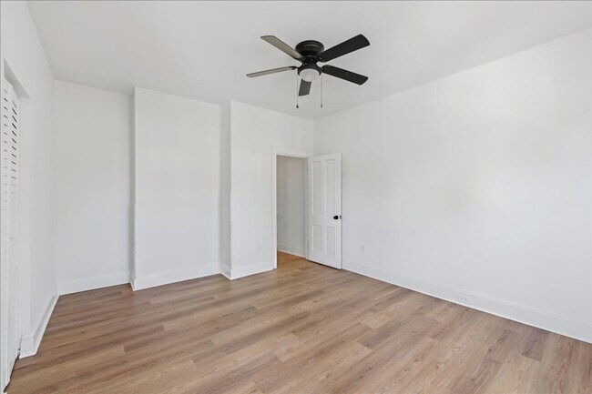 Building Photo - 423 Mt Vernon Ave