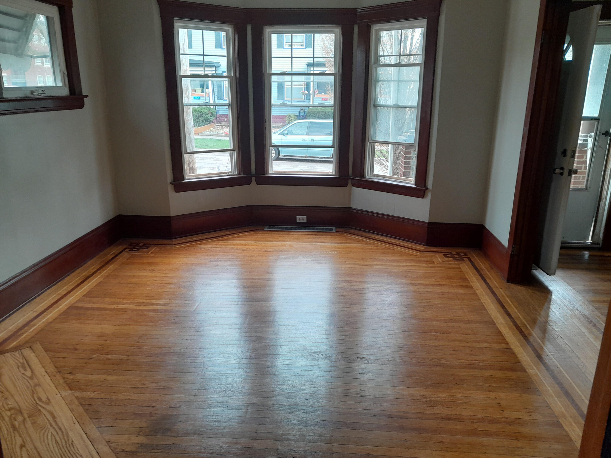 Living Rm - 1379 W 61st St