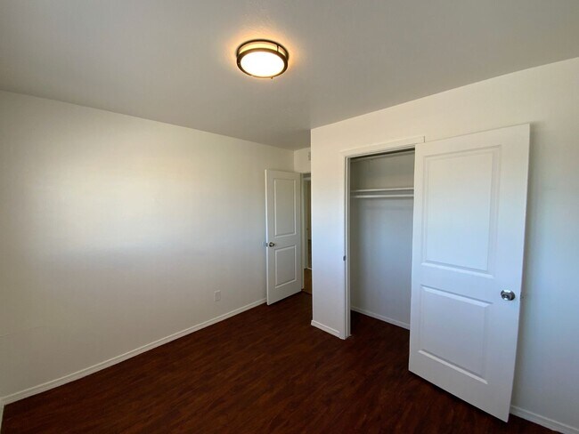 Building Photo - 5 Bedroom Single Story Home Available Near Snow Vista Blvd SW & Gibson Blvd!