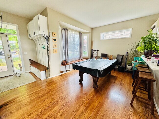 Building Photo - Spacious 4-Bed Shakopee Gem with Granite Finishes & Finished Basement