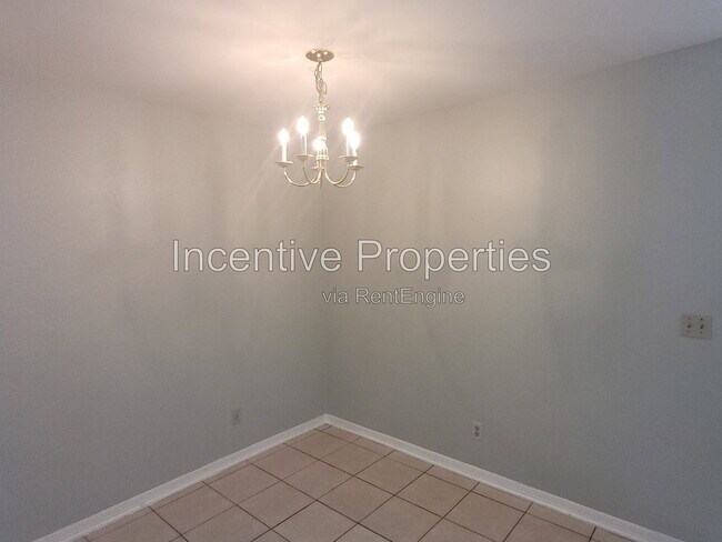 Building Photo - 5956 Westgate Dr