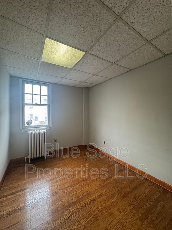 Building Photo - 124 N Pennock Ave