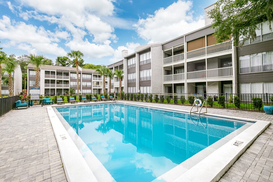 006_Pier5350ExAm_xs - Pier 5350