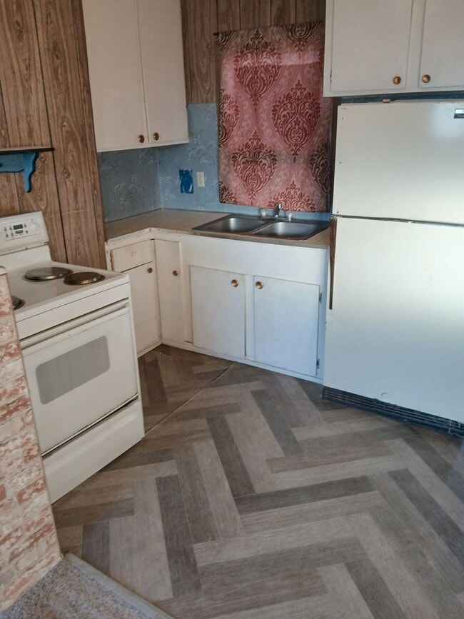 Building Photo - F237IE