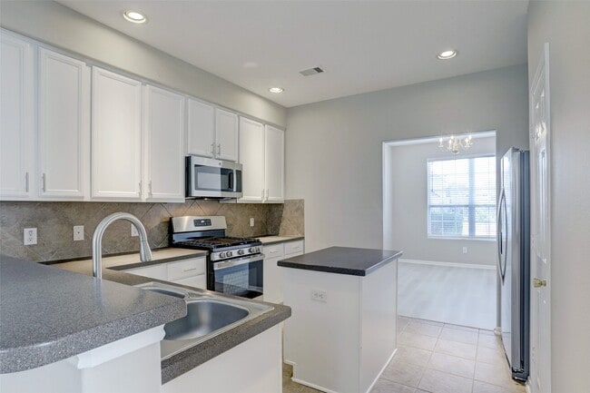 Building Photo - 22618 Spring Crossing Dr