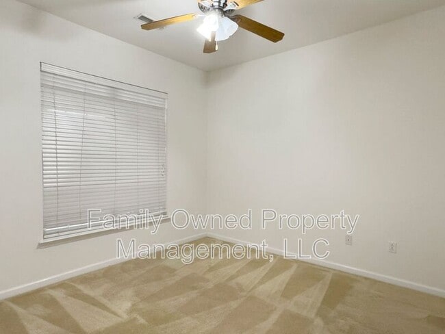 Building Photo - 8627 Grassy Oak Trail
