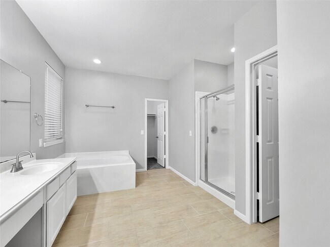 Building Photo - 7026 Blanco Pines Dr