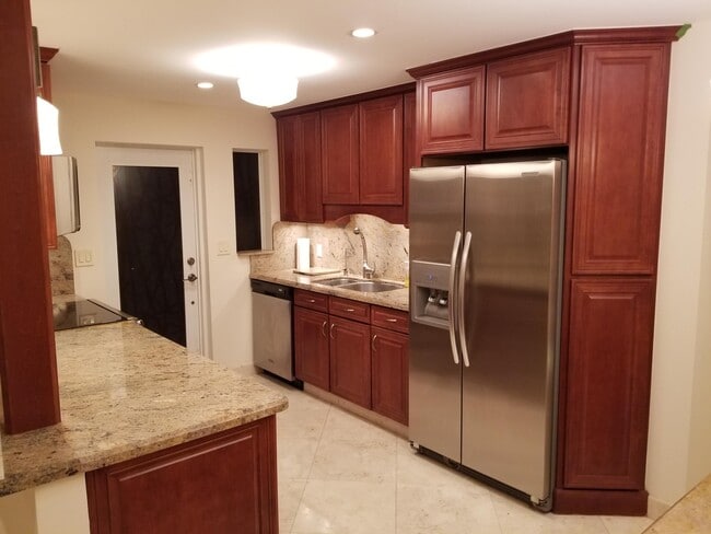 Building Photo - 2857 NE 32nd St