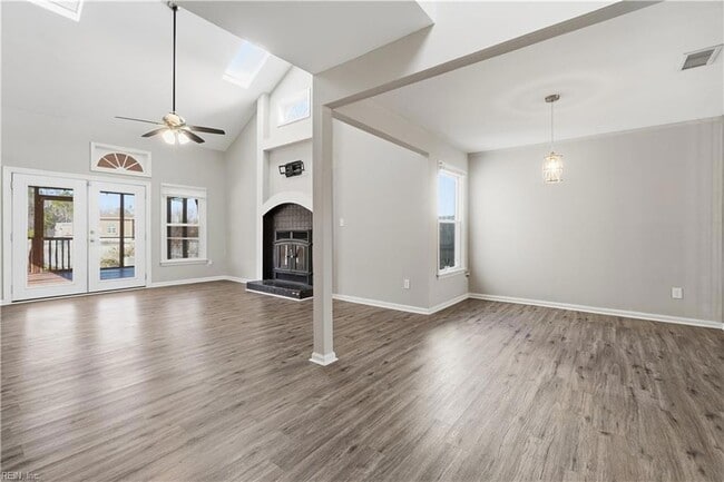 Building Photo - 1329 Thamesford Dr