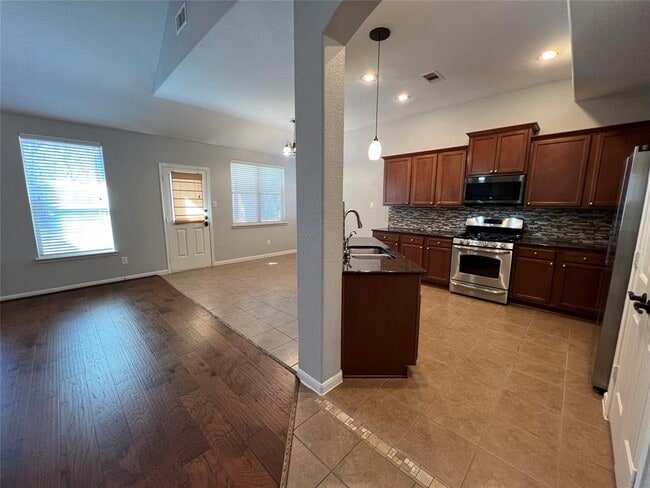 Building Photo - 146 Black Swan Pl