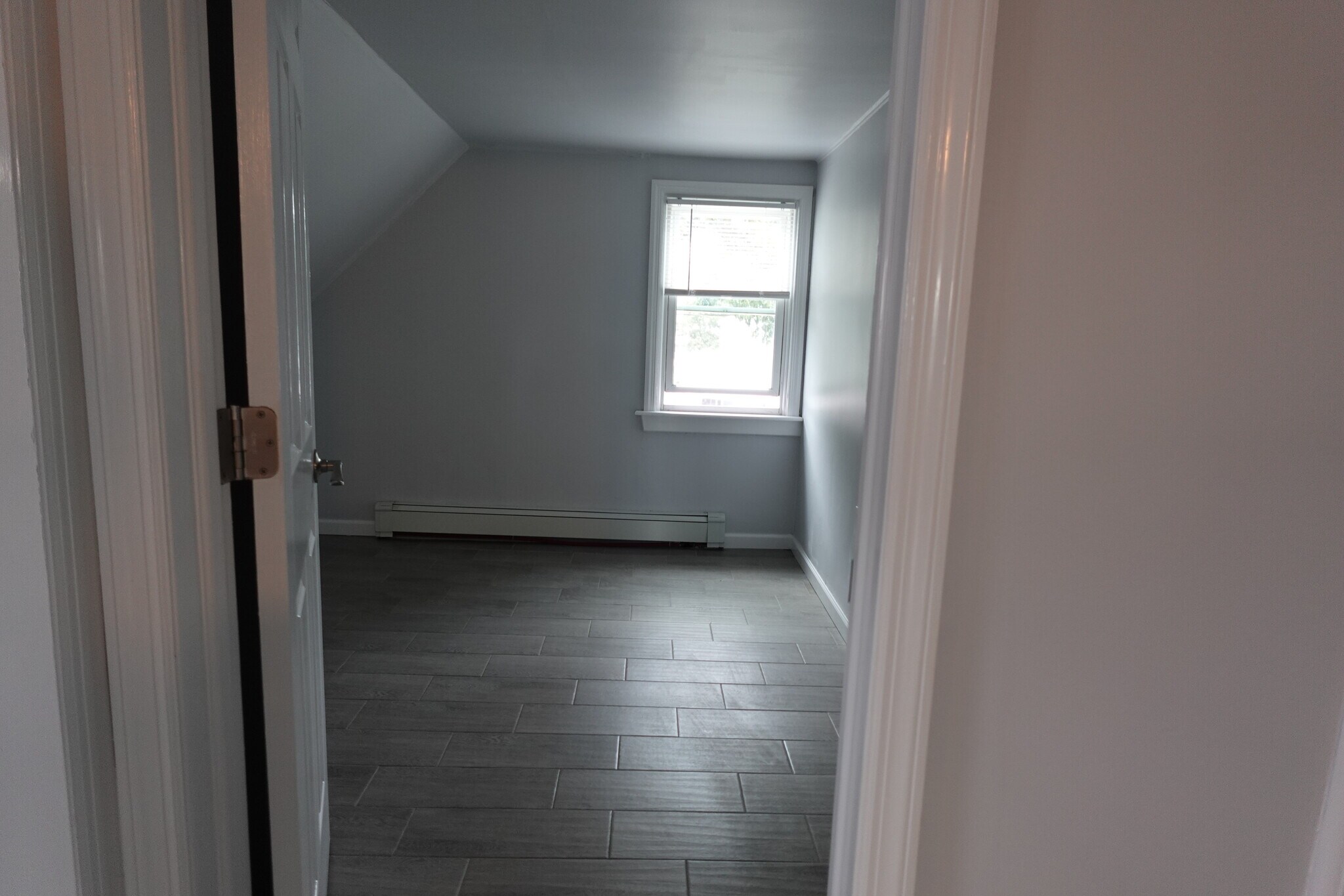 Building Photo - 601 River Ave