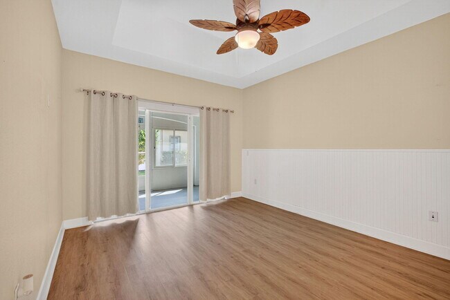 Building Photo - 1827 Pelican Dr