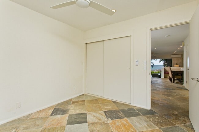 Building Photo - 117C Maunalua Ave