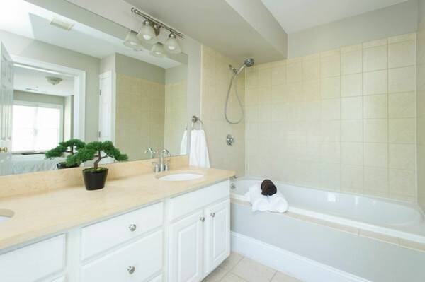 Building Photo - 50 B St