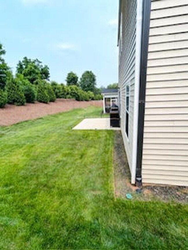 Building Photo - Modern Luxury in Winston-Salem