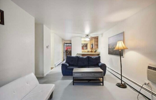 Building Photo - Charming 2BR Condo in Denver