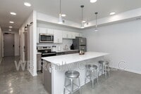 Building Photo - 315 5th St