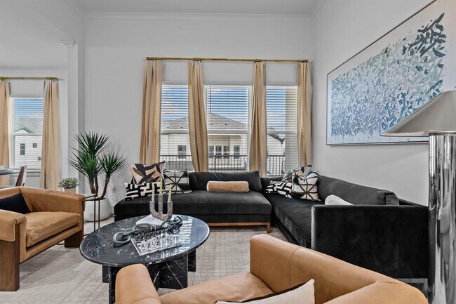 Building Photo - 1664 Hillside Terrace