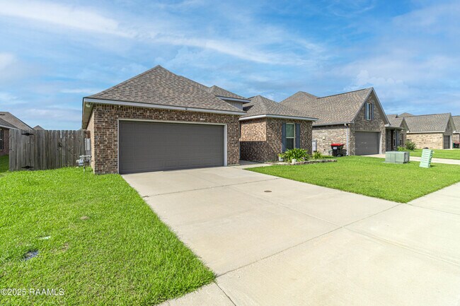 Primary Photo - 110 Gentle Cres Ln