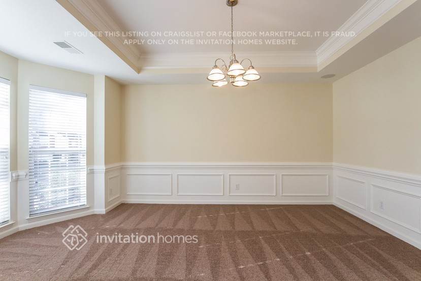 Building Photo - 9834 Edinburgh Ln