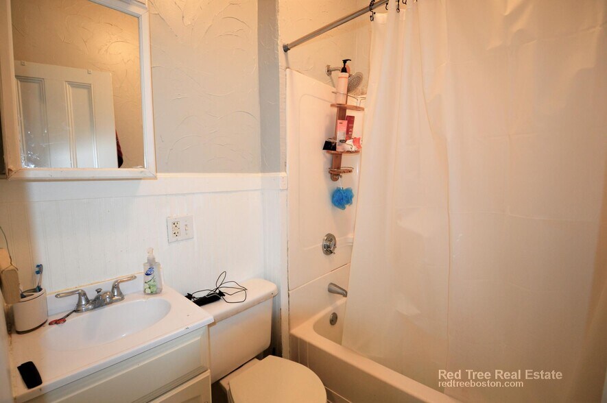 Building Photo - 17 Eldora St