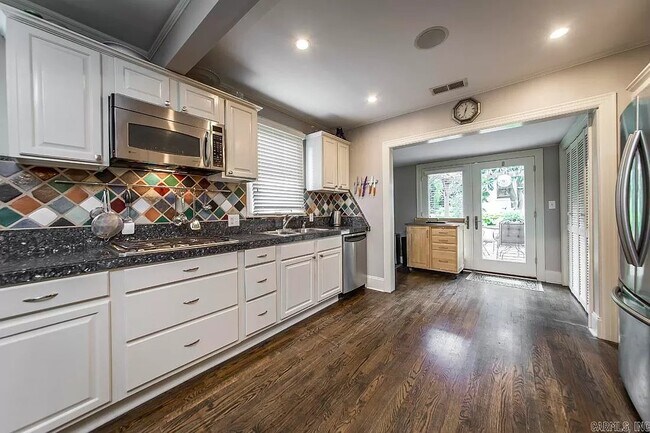 Building Photo - 1717 N University Ave