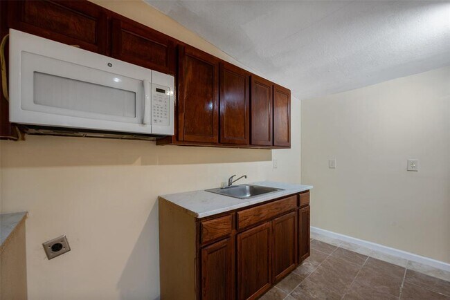 Building Photo - 1614 Ryon St