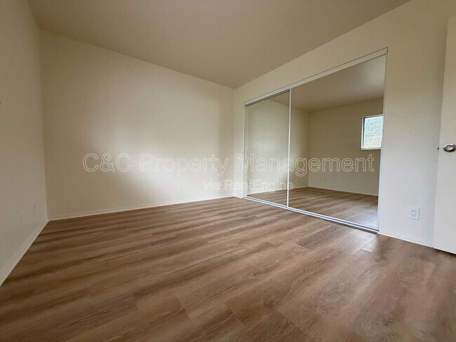 Building Photo - 360 Prescott Ave