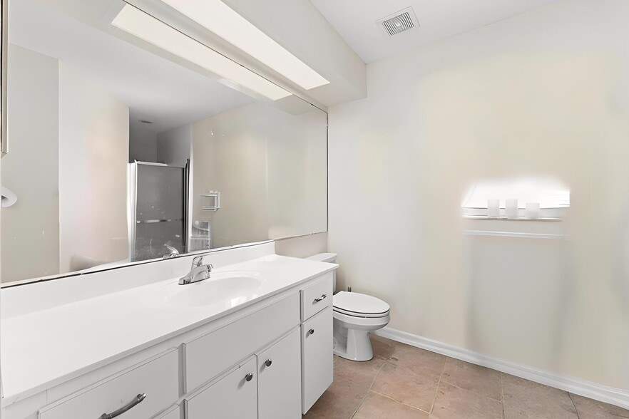 Building Photo - 2630 McDonald Ter