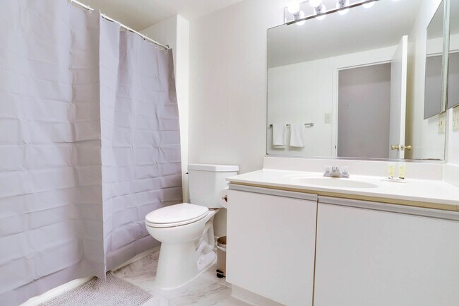 Building Photo - 2111 Richmond Hwy